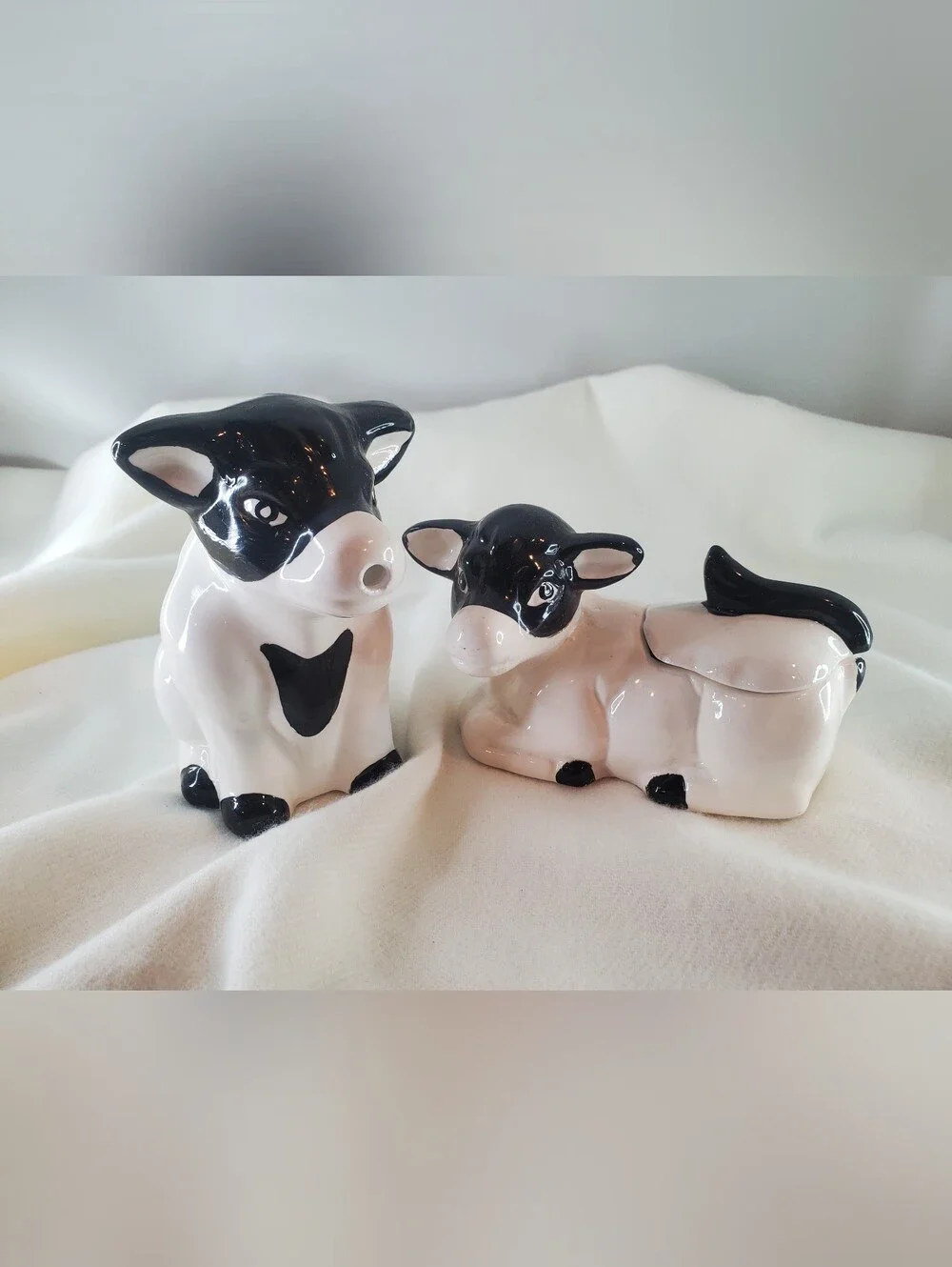Vintage Jersey Cow Creamer & Suger Bowl. Great set for kitchen farm decor.